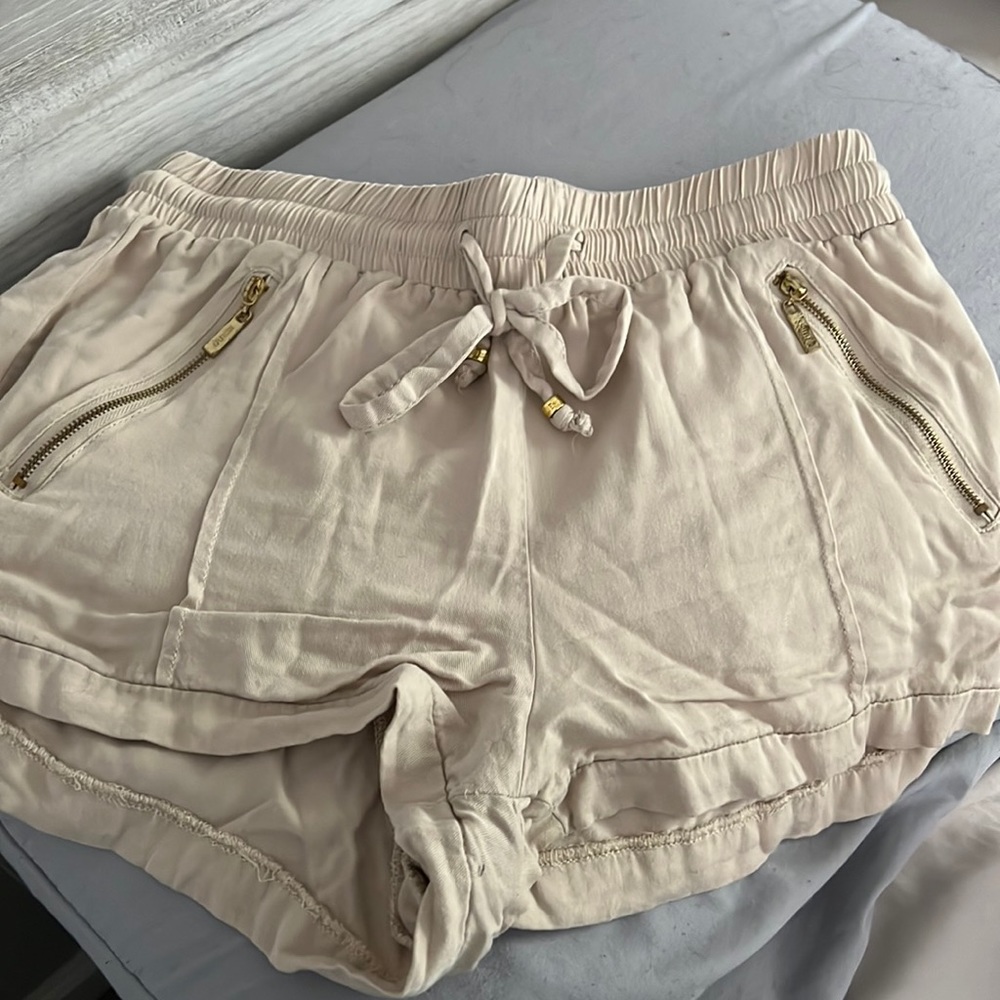GUESS shorts